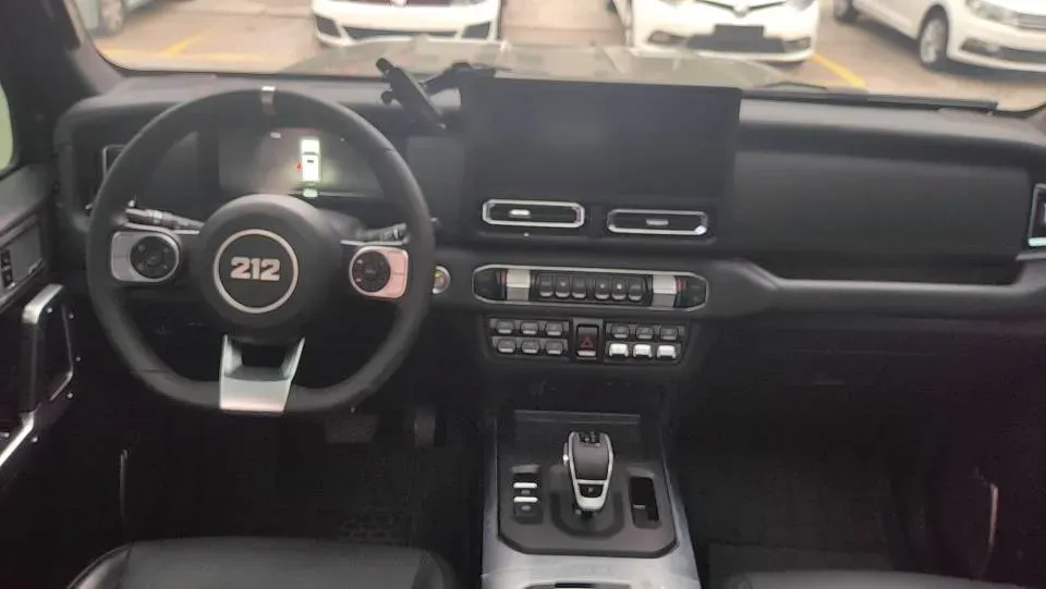 2024 212 212 T01 2.0T 252HP L4 8AT,autocango,china used car exporter,china ev exporter,chinese used car exporter,chinese used ev exporter