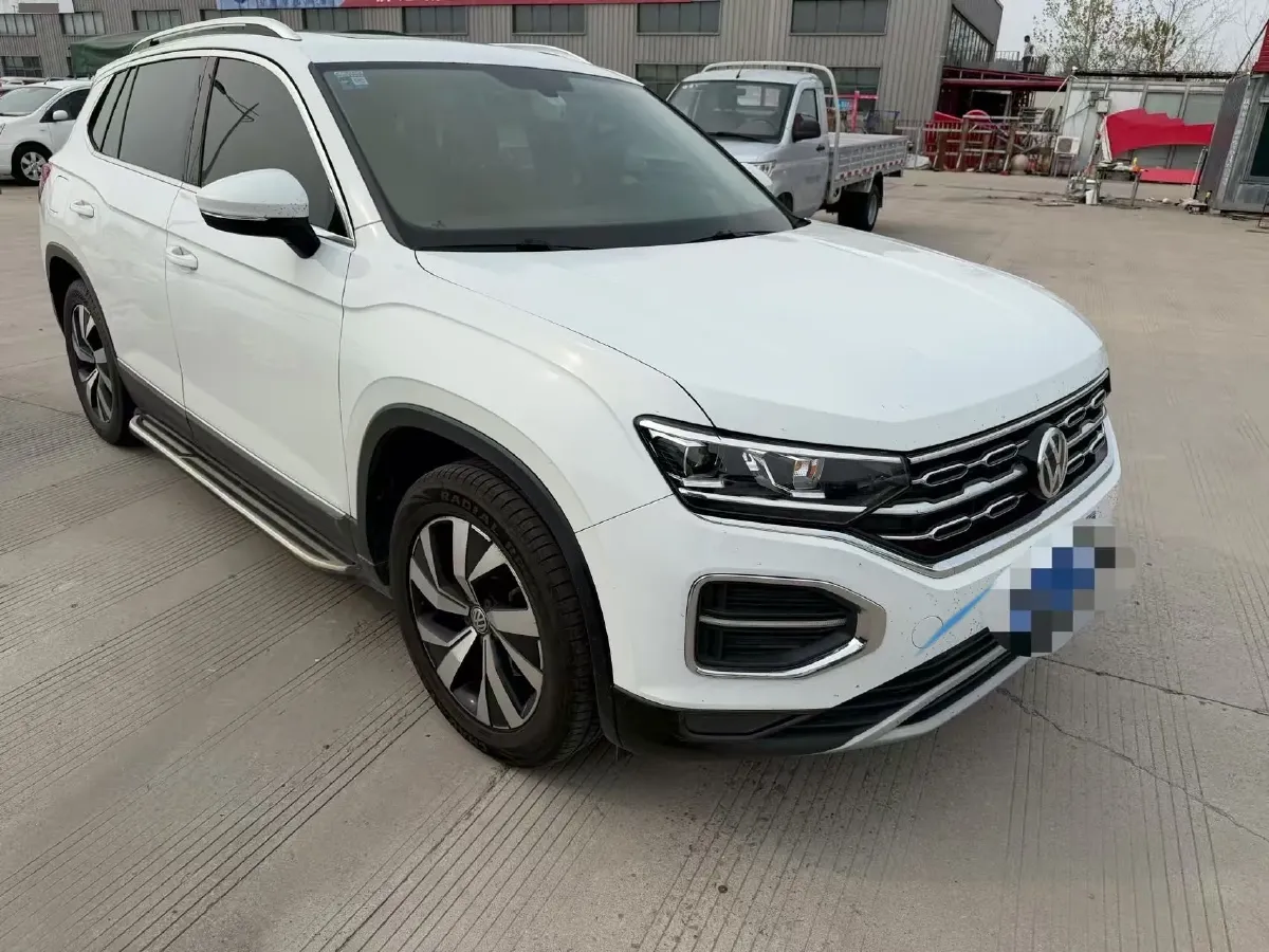 2019 Jeep Cherokee 2.0T 234HP L4 9AT,autocango,china used car exporter,china ev exporter,chinese used car exporter,chinese used ev exporter