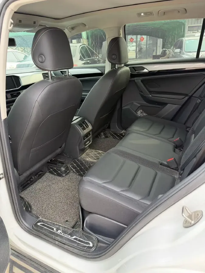 2019 Jeep Cherokee 2.0T 234HP L4 9AT,autocango,china used car exporter,china ev exporter,chinese used car exporter,chinese used ev exporter