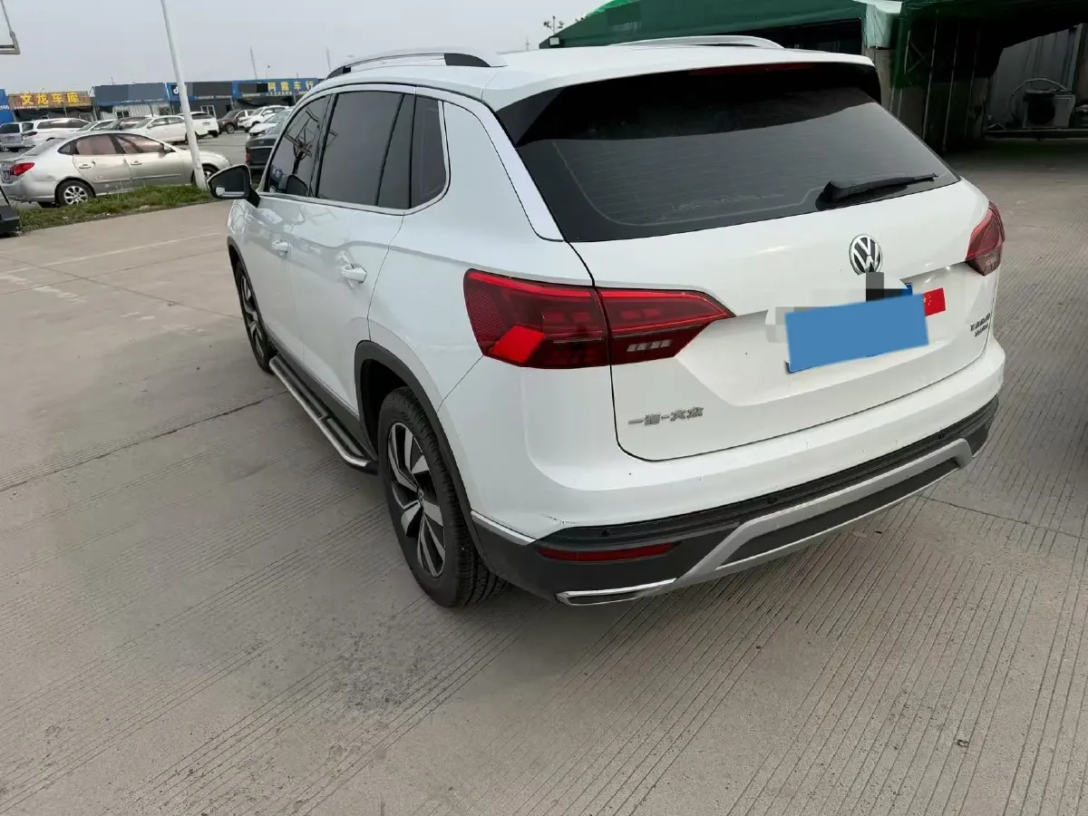 2019 Jeep Cherokee 2.0T 234HP L4 9AT,autocango,china used car exporter,china ev exporter,chinese used car exporter,chinese used ev exporter