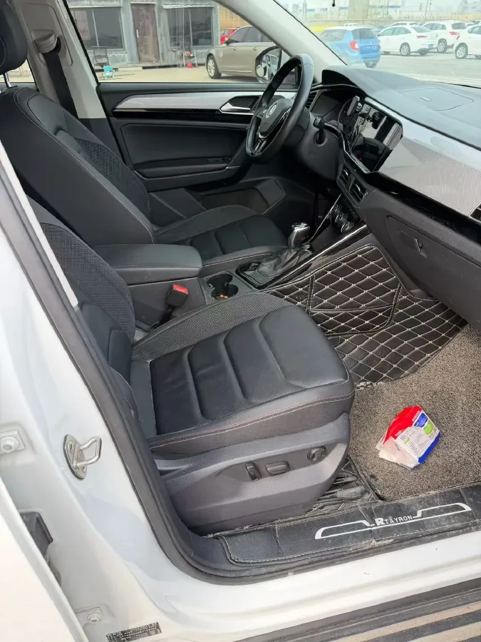 2019 Jeep Cherokee 2.0T 234HP L4 9AT,autocango,china used car exporter,china ev exporter,chinese used car exporter,chinese used ev exporter