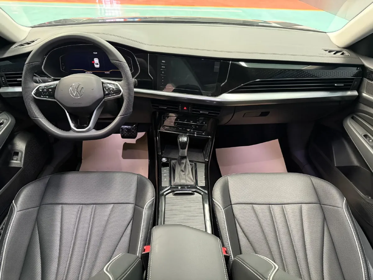 2024 Volkswagen Passat 2.0T 220HP L4 7DCT,autocango,china used car exporter,china ev exporter,chinese used car exporter,chinese used ev exporter