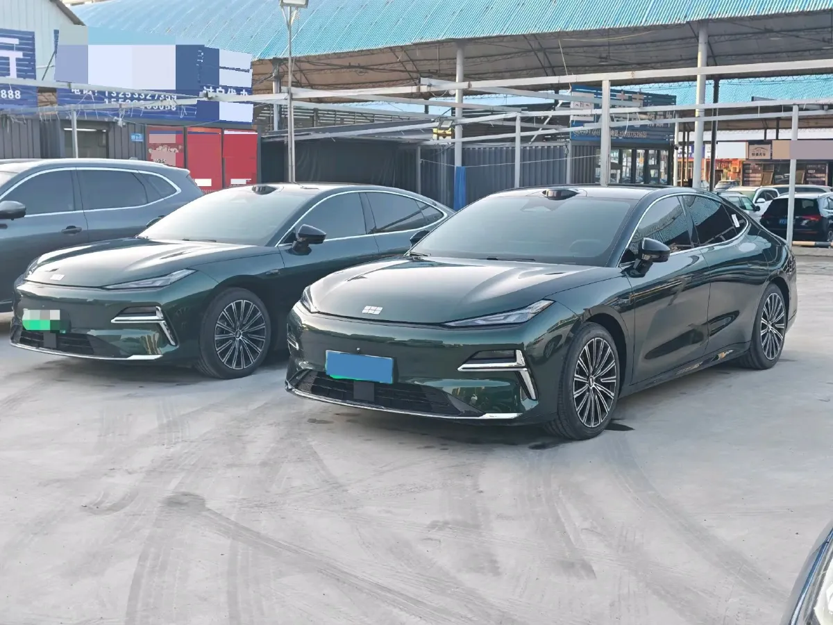 2025 Geely Galaxy Starshine 8 1.5T 163HP L4 3DHT PHEV 27.69KWH,autocango,china used car exporter,china ev exporter,chinese used car exporter,chinese used ev exporter