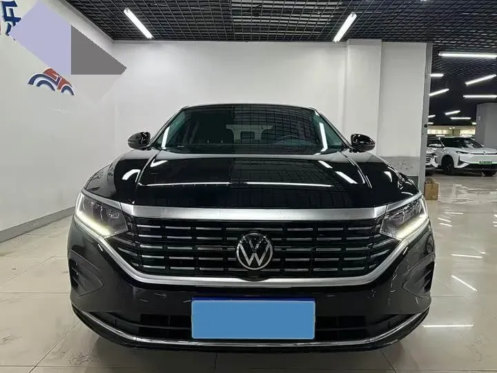 2024 Volkswagen Passat 2.0T 220HP L4 7DCT,autocango,china used car exporter,china ev exporter,chinese used car exporter,chinese used ev exporter
