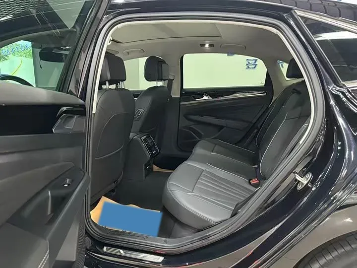 2024 Volkswagen Passat 2.0T 220HP L4 7DCT,autocango,china used car exporter,china ev exporter,chinese used car exporter,chinese used ev exporter