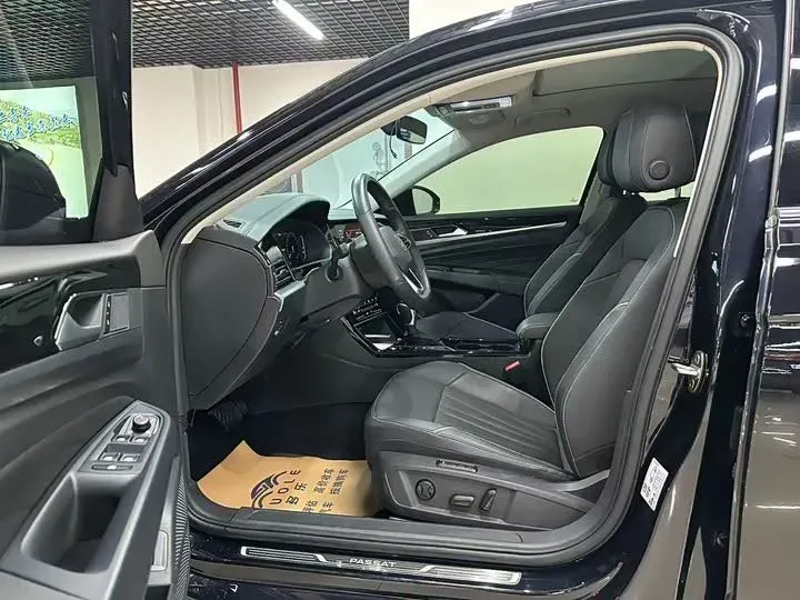 2024 Volkswagen Passat 2.0T 220HP L4 7DCT,autocango,china used car exporter,china ev exporter,chinese used car exporter,chinese used ev exporter