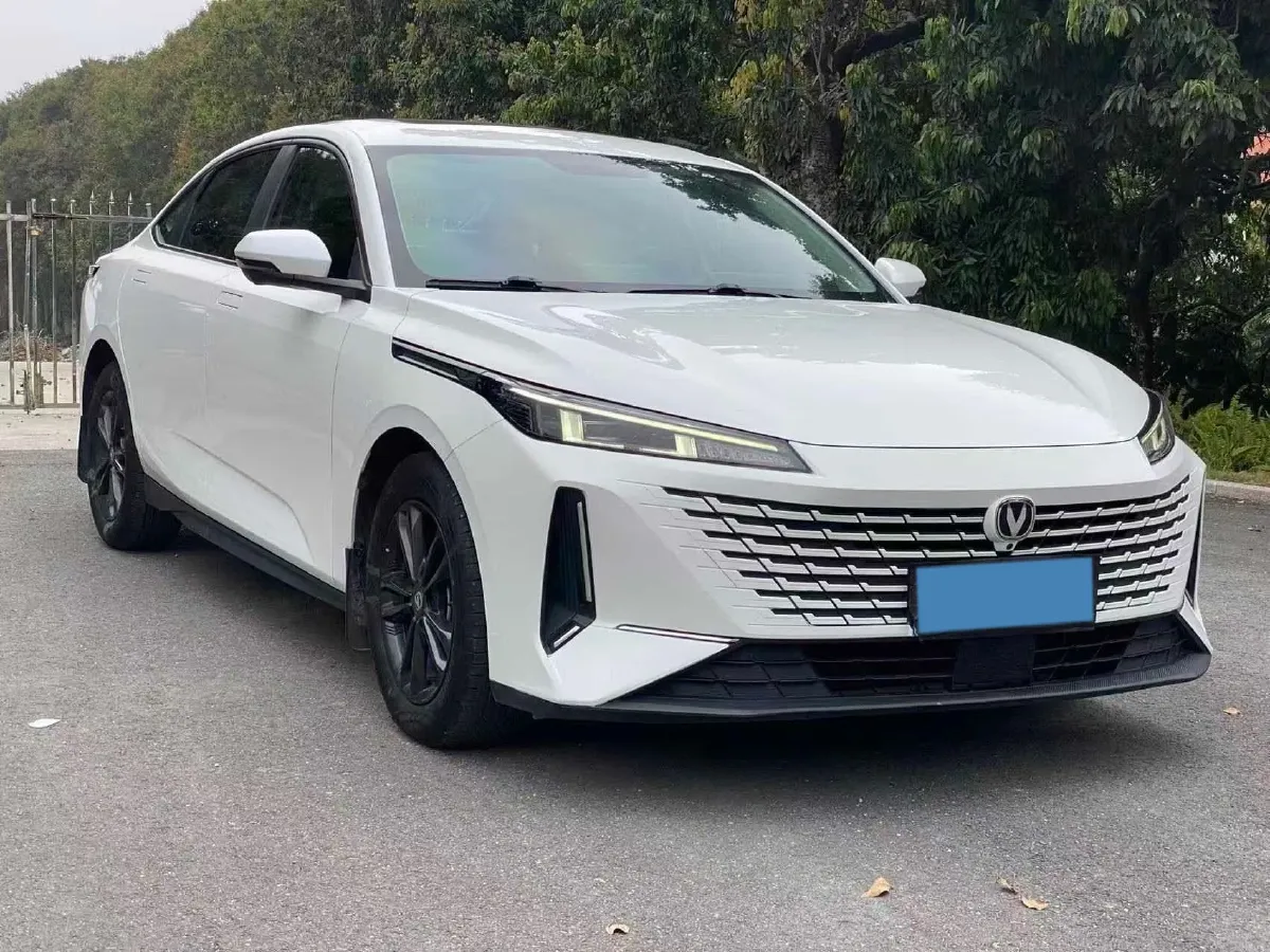 2023 ChangAn Lamore 1.5T 170HP L4 7DCT,autocango,china used car exporter,china ev exporter,chinese used car exporter,chinese used ev exporter