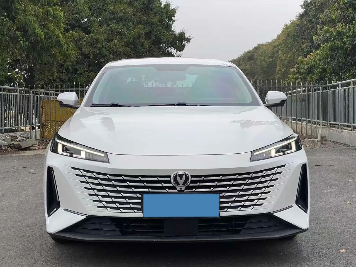 2023 ChangAn Lamore 1.5T 170HP L4 7DCT,autocango,china used car exporter,china ev exporter,chinese used car exporter,chinese used ev exporter