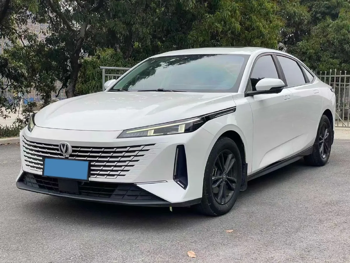 2023 ChangAn Lamore 1.5T 170HP L4 7DCT,autocango,china used car exporter,china ev exporter,chinese used car exporter,chinese used ev exporter