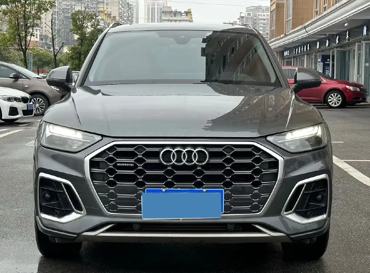2023 Audi Q5L 2.0T 190HP L4 7DCT,autocango,china used car exporter,china ev exporter,chinese used car exporter,chinese used ev exporter