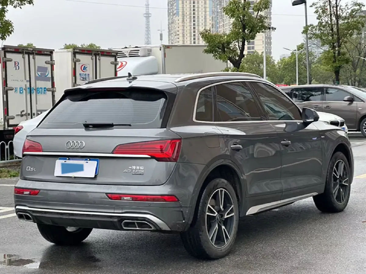 2023 Audi Q5L 2.0T 190HP L4 7DCT,autocango,china used car exporter,china ev exporter,chinese used car exporter,chinese used ev exporter
