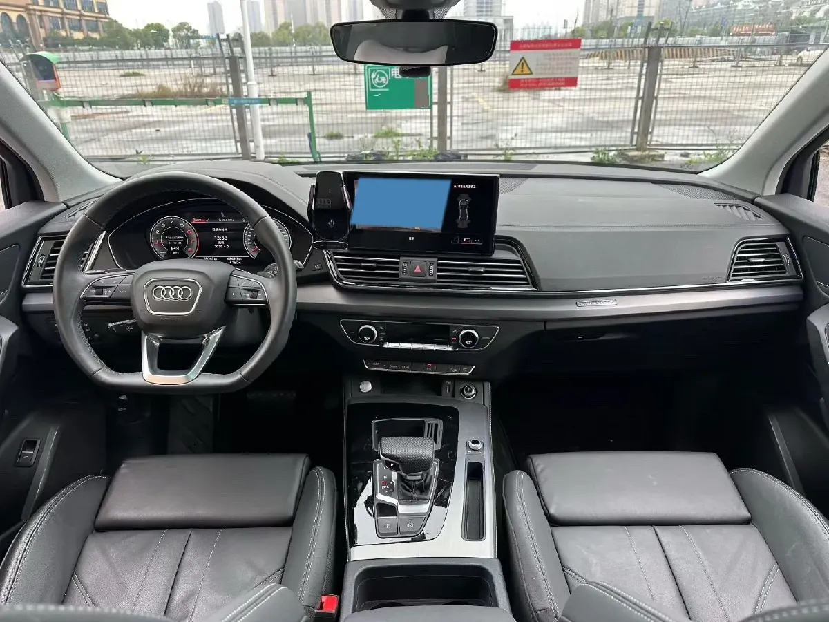 2023 Audi Q5L 2.0T 190HP L4 7DCT,autocango,china used car exporter,china ev exporter,chinese used car exporter,chinese used ev exporter