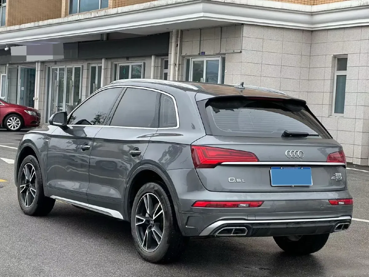 2023 Audi Q5L 2.0T 190HP L4 7DCT,autocango,china used car exporter,china ev exporter,chinese used car exporter,chinese used ev exporter