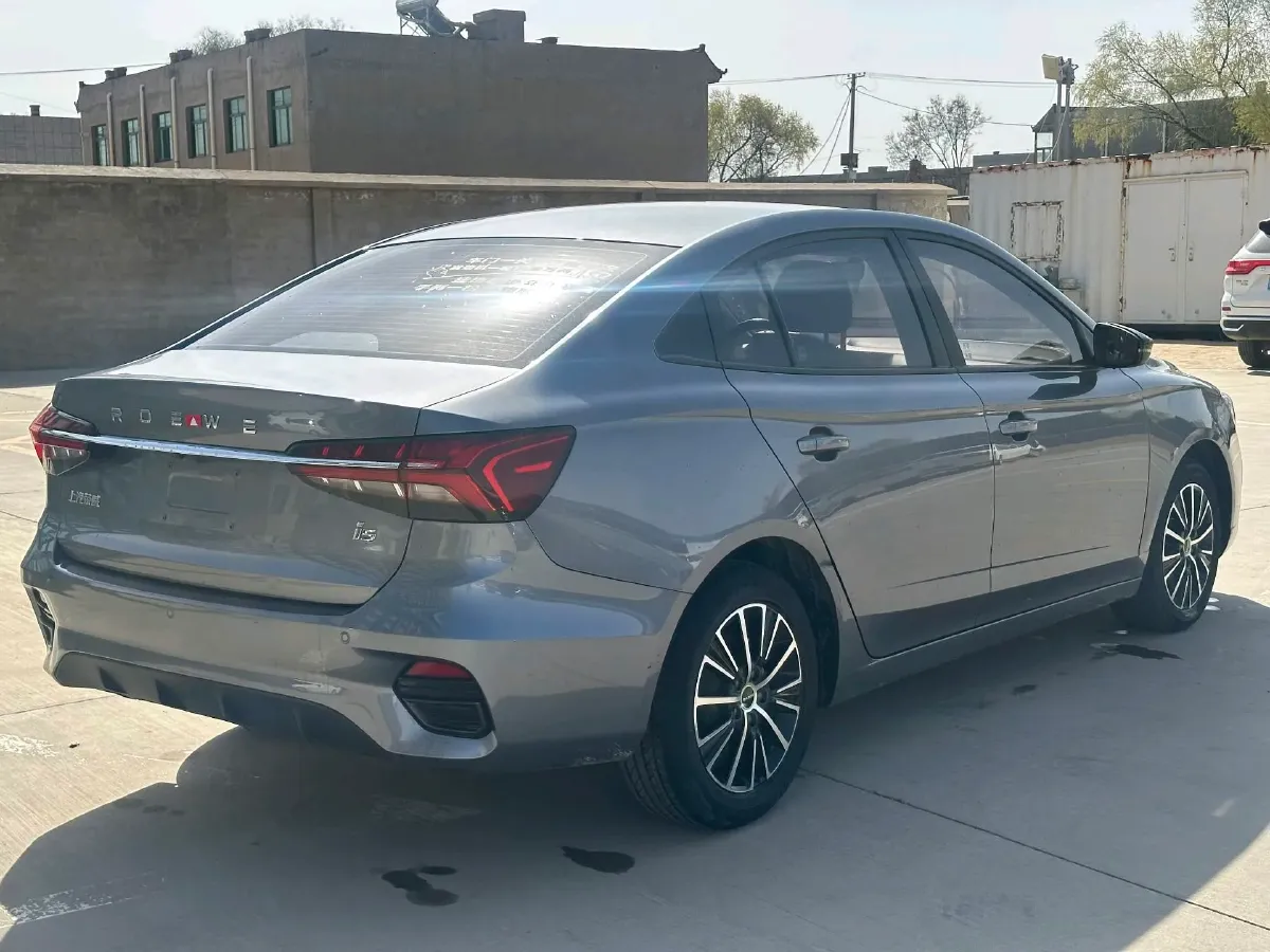 2021 Roewe i5 1.5L 120HP L4 5MT,autocango,china used car exporter,china ev exporter,chinese used car exporter,chinese used ev exporter