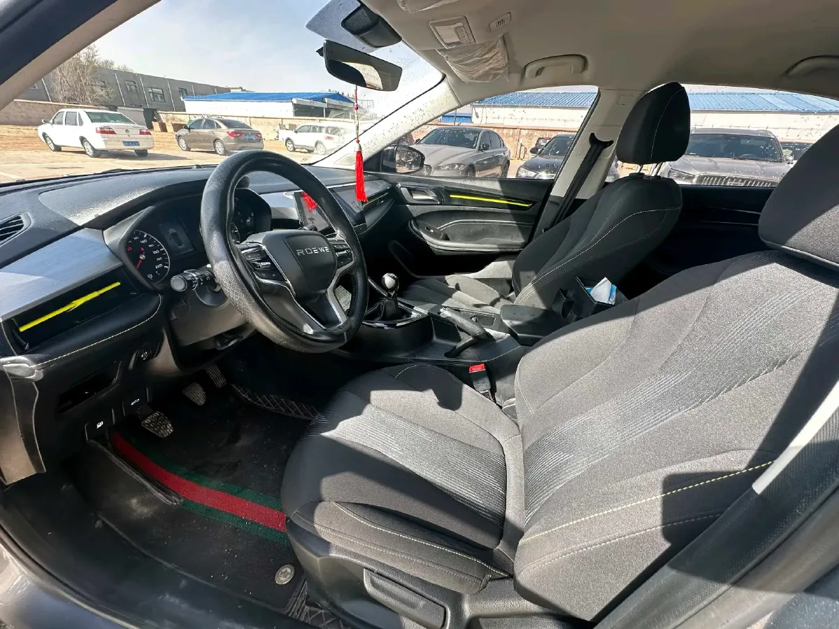 2021 Roewe i5 1.5L 120HP L4 5MT,autocango,china used car exporter,china ev exporter,chinese used car exporter,chinese used ev exporter