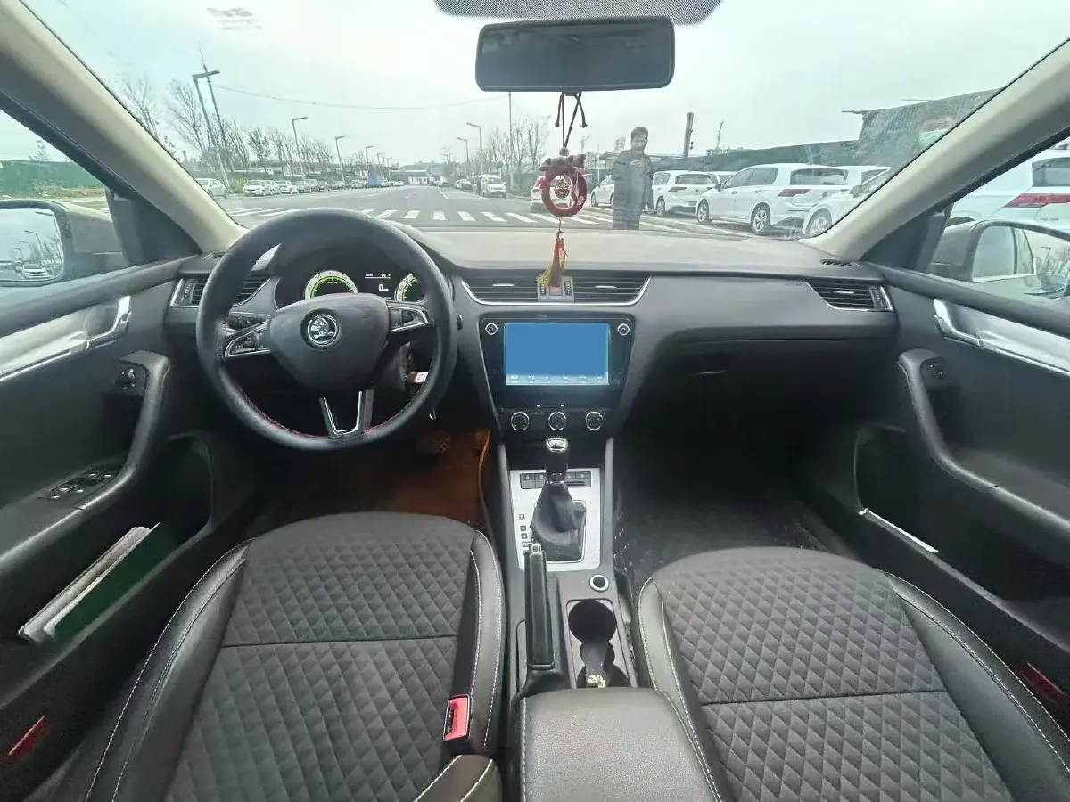 2018 Skoda Octavia 1.2T 116HP L4 7DCT,autocango,china used car exporter,china ev exporter,chinese used car exporter,chinese used ev exporter