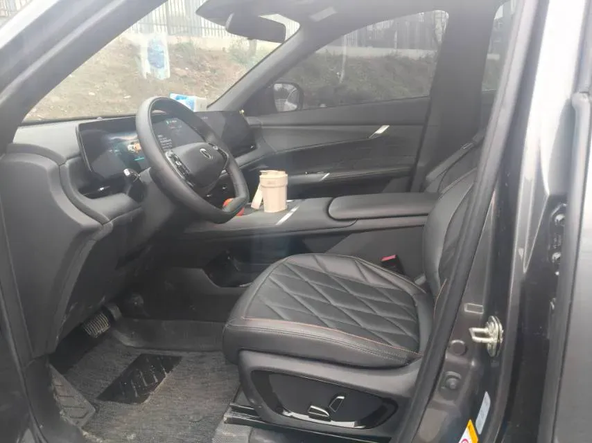 2025 ChangAn CS75 Plus 1.5T 192HP L4 8AT,autocango,china used car exporter,china ev exporter,chinese used car exporter,chinese used ev exporter