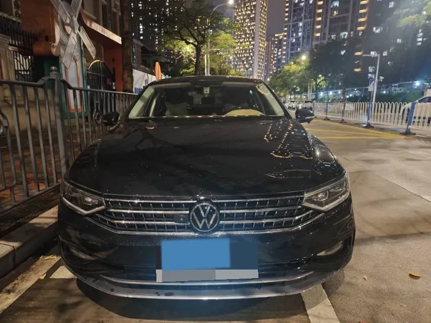 2020 Volkswagen Magotan 2.0T 186HP L4 7DCT,autocango,china used car exporter,china ev exporter,chinese used car exporter,chinese used ev exporter