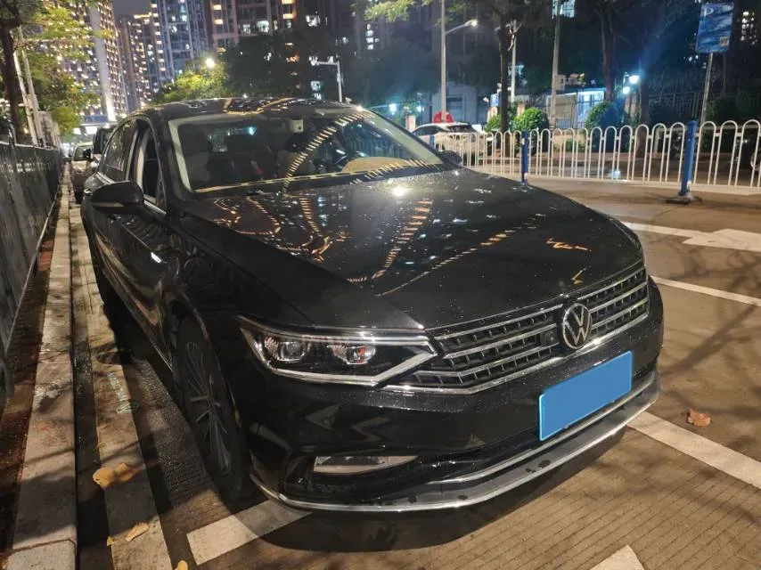 2020 Volkswagen Magotan 2.0T 186HP L4 7DCT,autocango,china used car exporter,china ev exporter,chinese used car exporter,chinese used ev exporter