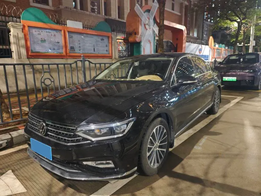 2020 Volkswagen Magotan 2.0T 186HP L4 7DCT,autocango,china used car exporter,china ev exporter,chinese used car exporter,chinese used ev exporter