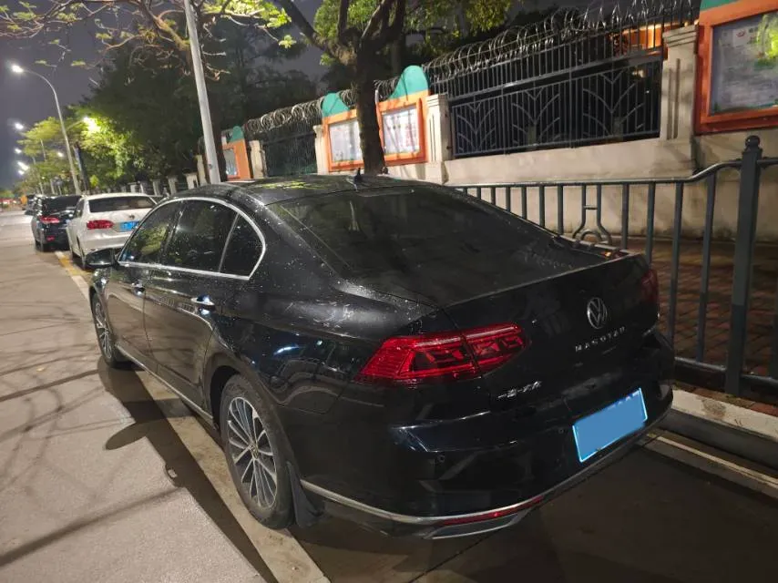 2020 Volkswagen Magotan 2.0T 186HP L4 7DCT,autocango,china used car exporter,china ev exporter,chinese used car exporter,chinese used ev exporter
