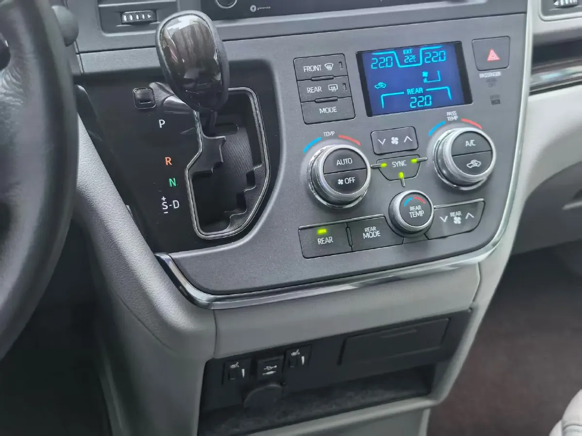 2018 Toyota Highlander 2.0T 220HP L4 6AT,autocango,china used car exporter,china ev exporter,chinese used car exporter,chinese used ev exporter