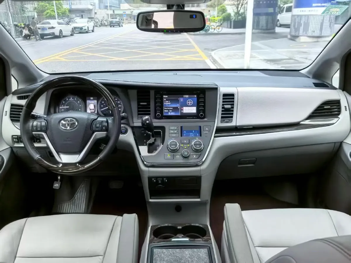 2018 Toyota Highlander 2.0T 220HP L4 6AT,autocango,china used car exporter,china ev exporter,chinese used car exporter,chinese used ev exporter