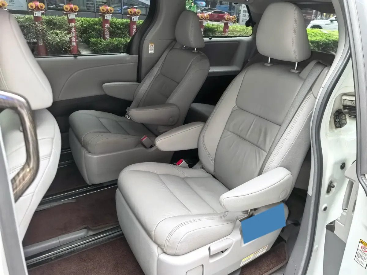 2018 Toyota Highlander 2.0T 220HP L4 6AT,autocango,china used car exporter,china ev exporter,chinese used car exporter,chinese used ev exporter