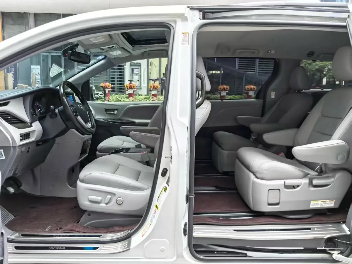 2018 Toyota Highlander 2.0T 220HP L4 6AT,autocango,china used car exporter,china ev exporter,chinese used car exporter,chinese used ev exporter