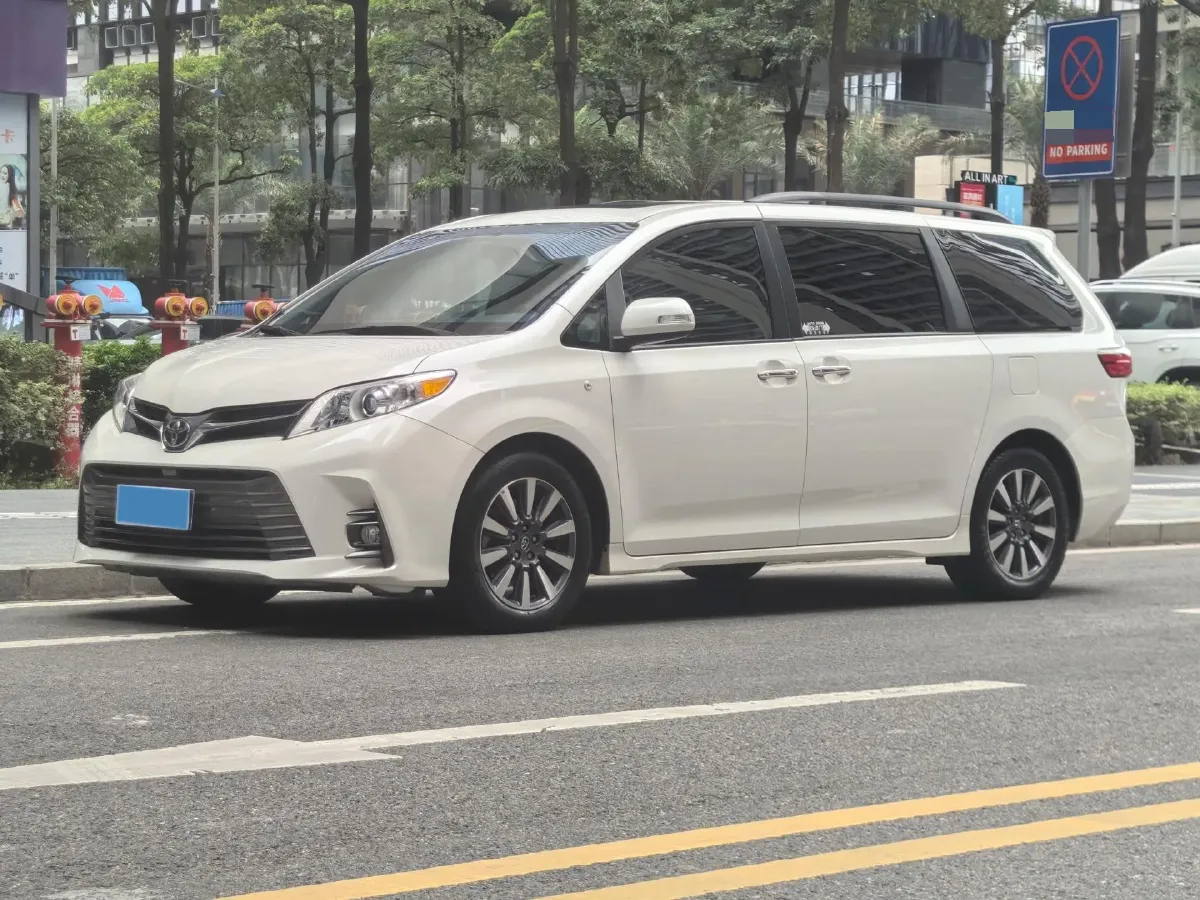 2018 Toyota Highlander 2.0T 220HP L4 6AT,autocango,china used car exporter,china ev exporter,chinese used car exporter,chinese used ev exporter