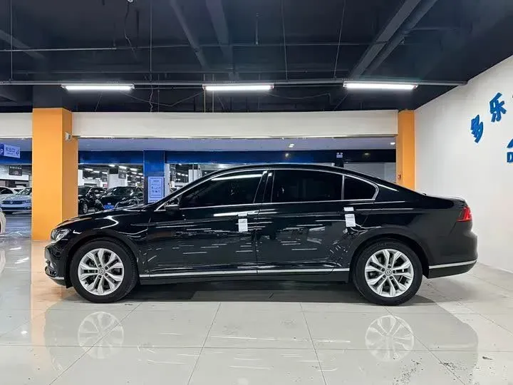 2019 Volkswagen Magotan 2.0T 186HP L4 7DCT,autocango,china used car exporter,china ev exporter,chinese used car exporter,chinese used ev exporter