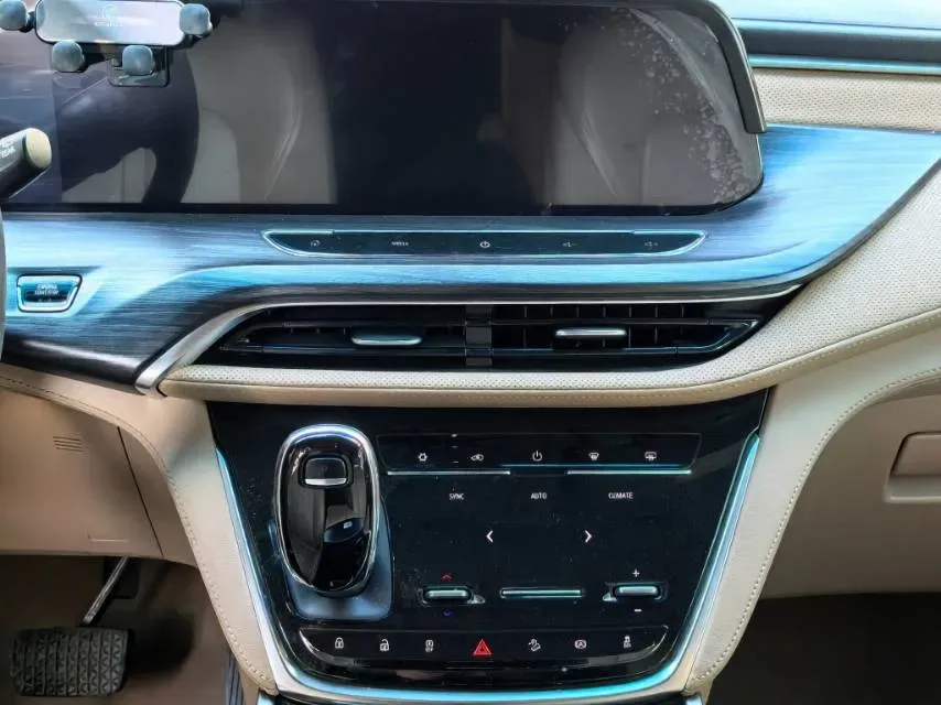 2021 Buick GL8 2.0T 237HP L4 9AT,autocango,china used car exporter,china ev exporter,chinese used car exporter,chinese used ev exporter