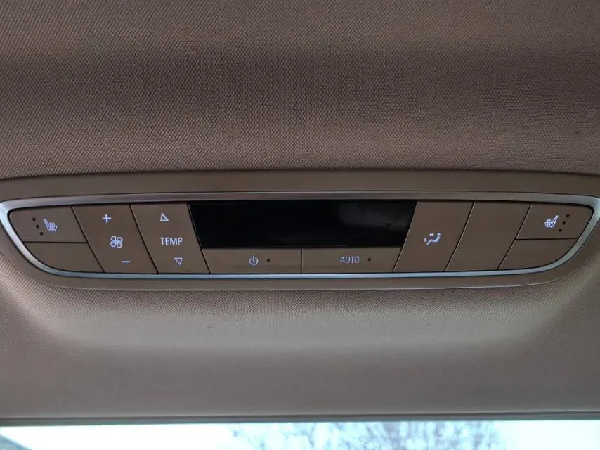 2021 Buick GL8 2.0T 237HP L4 9AT,autocango,china used car exporter,china ev exporter,chinese used car exporter,chinese used ev exporter