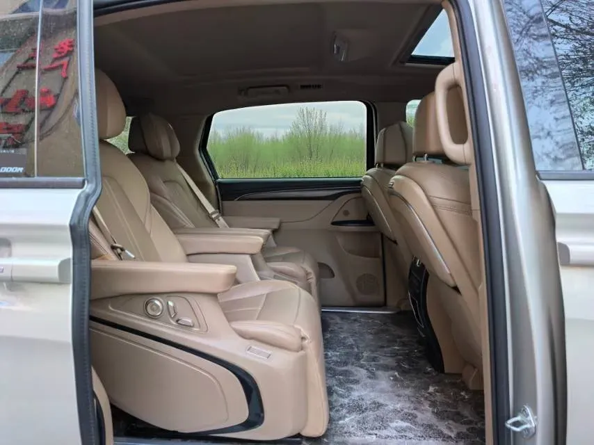 2021 Buick GL8 2.0T 237HP L4 9AT,autocango,china used car exporter,china ev exporter,chinese used car exporter,chinese used ev exporter