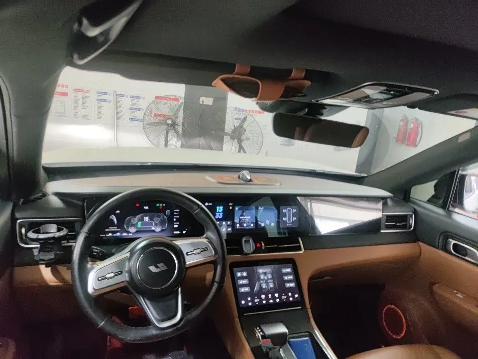 2021 Li ONE Range Extended 131HP REEV 40.5KWH,autocango,china used car exporter,china ev exporter,chinese used car exporter,chinese used ev exporter