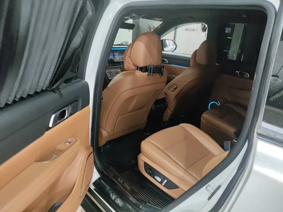 2021 Li ONE Range Extended 131HP REEV 40.5KWH,autocango,china used car exporter,china ev exporter,chinese used car exporter,chinese used ev exporter