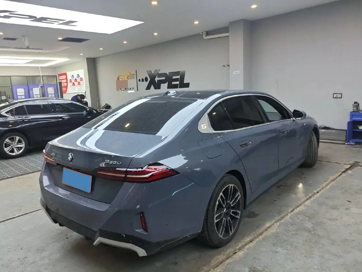 2024 BMW 5 Series 2.0T 258HP L4 8AT,autocango,china used car exporter,china ev exporter,chinese used car exporter,chinese used ev exporter