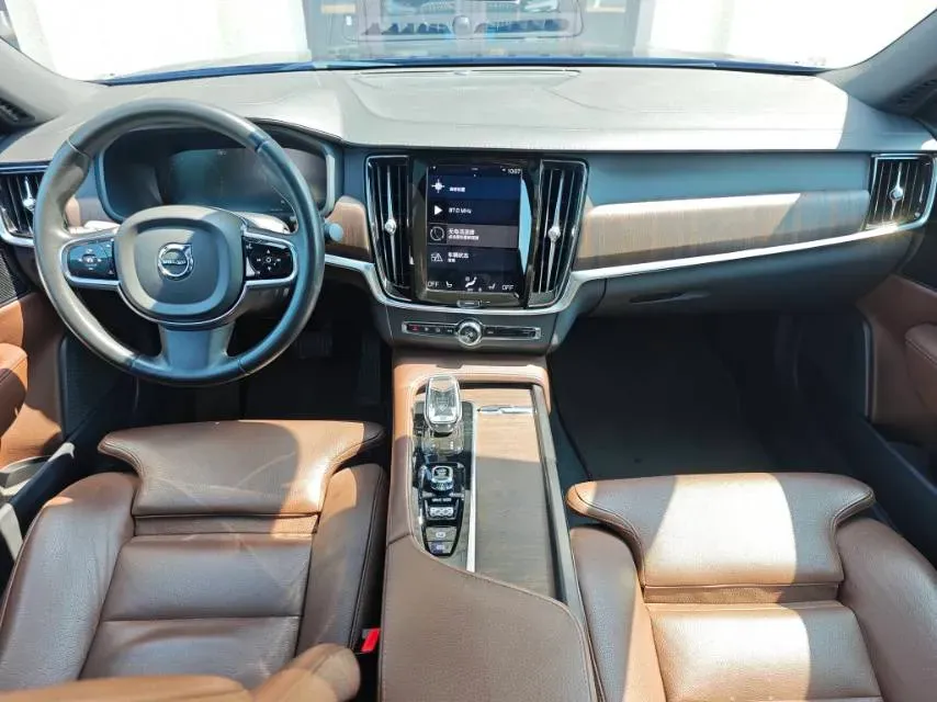 2021 Volvo S90 2.0T 250HP L4 8AT,autocango,china used car exporter,china ev exporter,chinese used car exporter,chinese used ev exporter