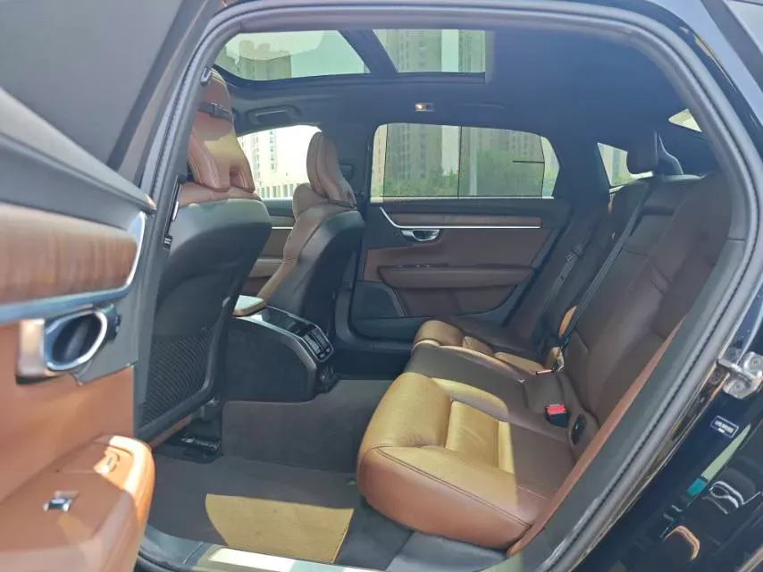 2021 Volvo S90 2.0T 250HP L4 8AT,autocango,china used car exporter,china ev exporter,chinese used car exporter,chinese used ev exporter