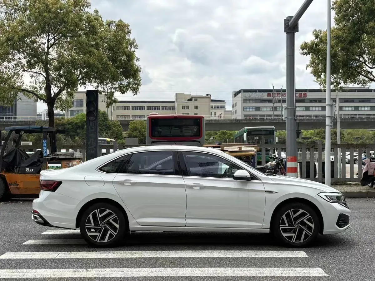 2023 Volkswagen Sagitar 1.2T 116HP L4 7DCT,autocango,china used car exporter,china ev exporter,chinese used car exporter,chinese used ev exporter