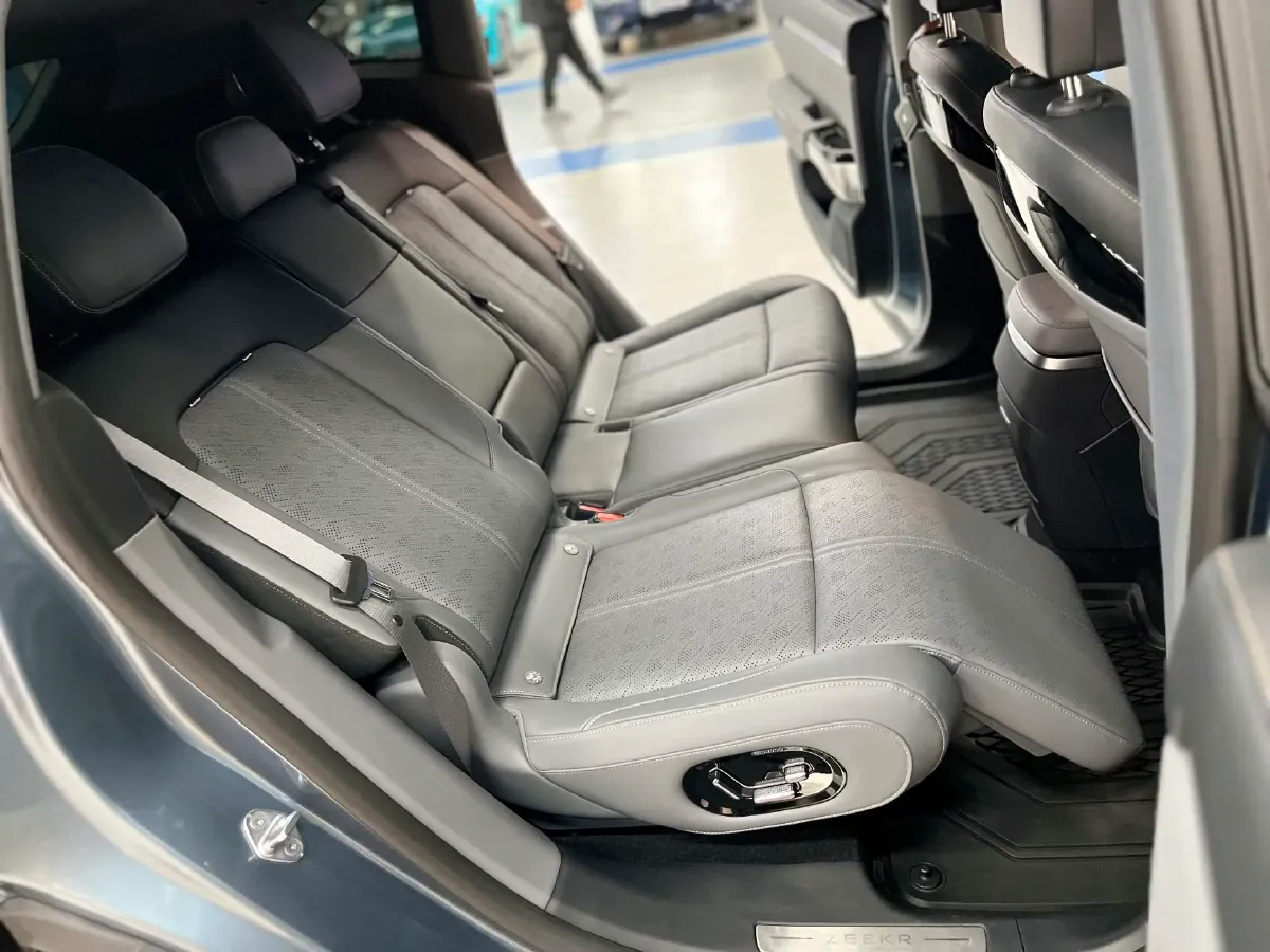 2025 Zeekr 7X BEV 100KWH,autocango,china used car exporter,china ev exporter,chinese used car exporter,chinese used ev exporter