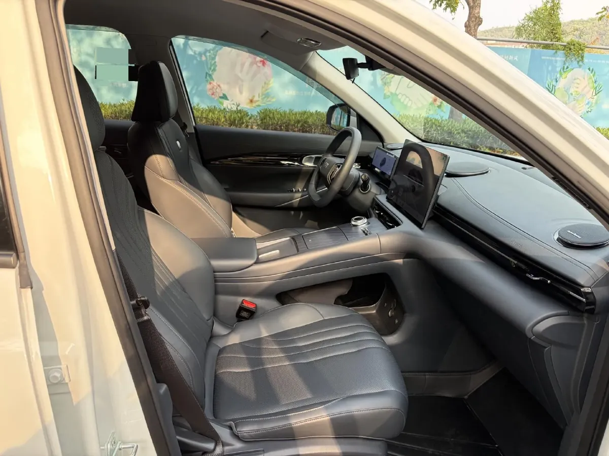 2024 YuanChen Super Van BEV 51KWH,autocango,china used car exporter,china ev exporter,chinese used car exporter,chinese used ev exporter