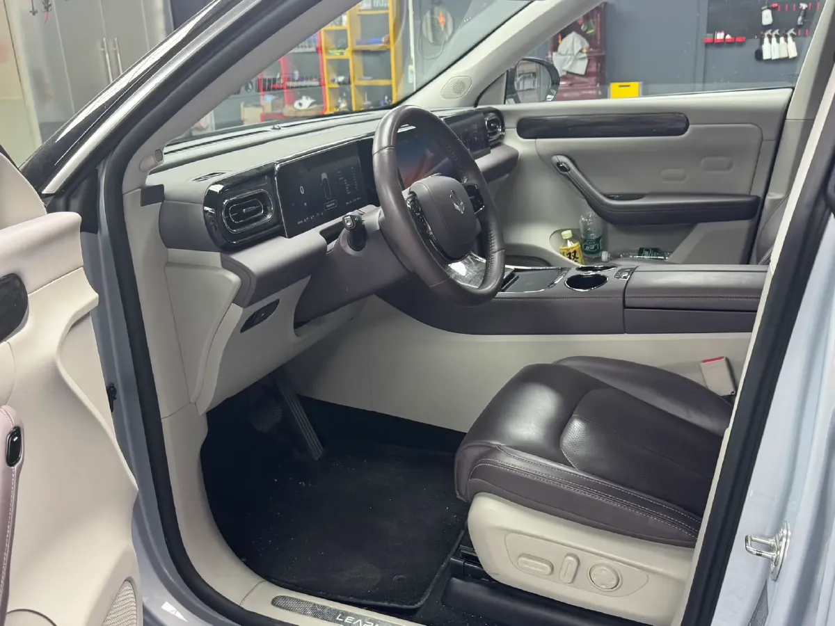 2023 Leapmotor C11 1.5L 95HP L4 REEV 43.74KWH,autocango,china used car exporter,china ev exporter,chinese used car exporter,chinese used ev exporter