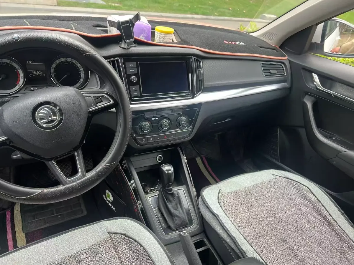 2018 Skoda Rapid Spaceback 1.4T 131HP L4 7DCT,autocango,china used car exporter,china ev exporter,chinese used car exporter,chinese used ev exporter