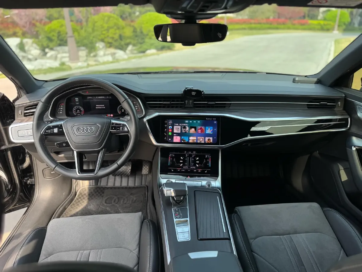 2023 Audi A6L 2.0T 245HP L4 7DCT,autocango,china used car exporter,china ev exporter,chinese used car exporter,chinese used ev exporter