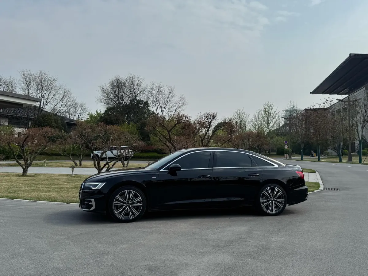 2023 Audi A6L 2.0T 245HP L4 7DCT,autocango,china used car exporter,china ev exporter,chinese used car exporter,chinese used ev exporter