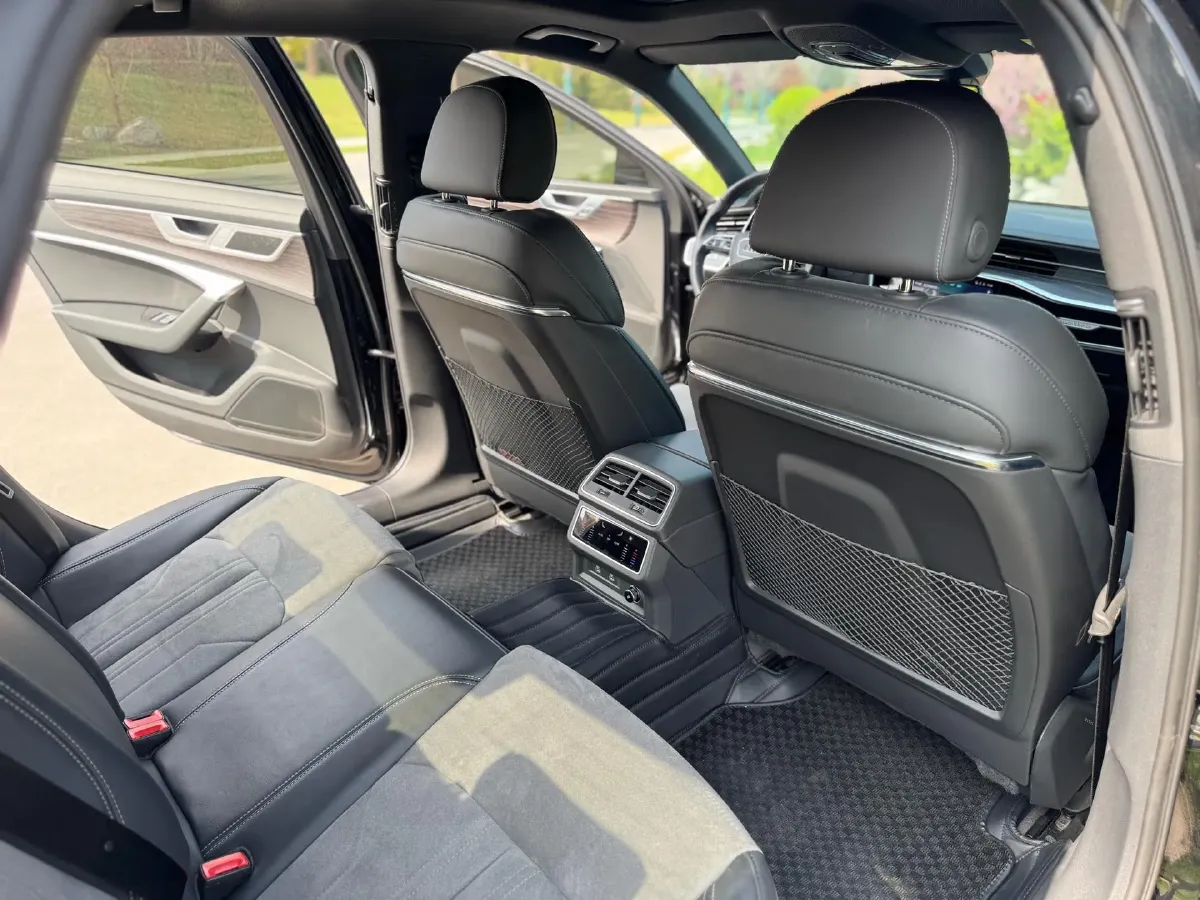 2023 Audi A6L 2.0T 245HP L4 7DCT,autocango,china used car exporter,china ev exporter,chinese used car exporter,chinese used ev exporter