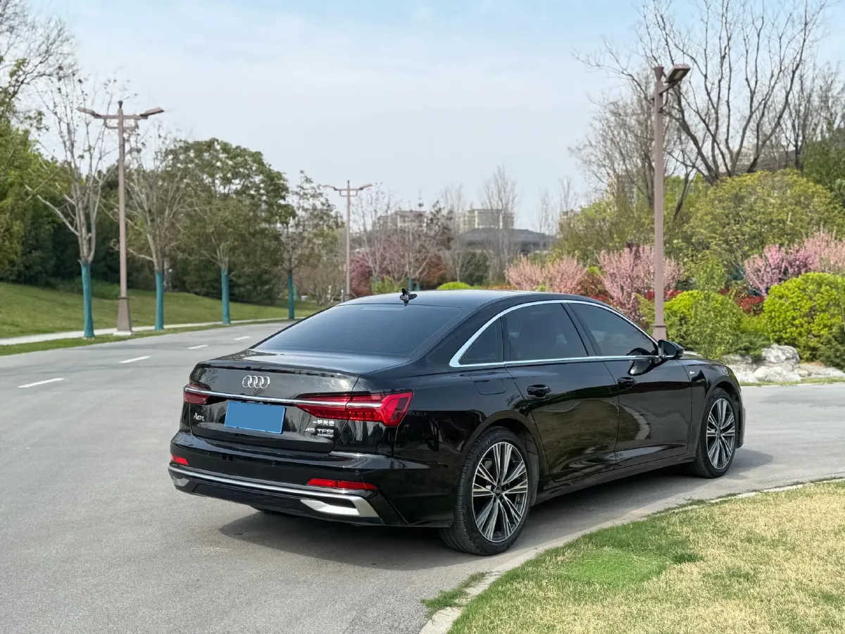 2023 Audi A6L 2.0T 245HP L4 7DCT,autocango,china used car exporter,china ev exporter,chinese used car exporter,chinese used ev exporter