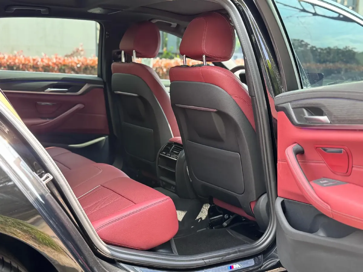 2021 BMW 5 Series 2.0T 252HP L4 8AT,autocango,china used car exporter,china ev exporter,chinese used car exporter,chinese used ev exporter