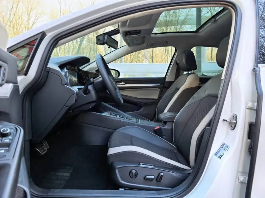 2023 Volkswagen Golf 1.4T 150HP L4 7DCT,autocango,china used car exporter,china ev exporter,chinese used car exporter,chinese used ev exporter